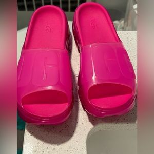 Ugg Jelly Slide in Dragon Fruit (hot pink) size seven. NWOT